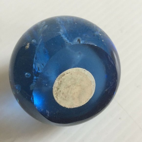 2 Glass Paperweights: Volcano Crater & Blue Flower - Picture 6 of 7